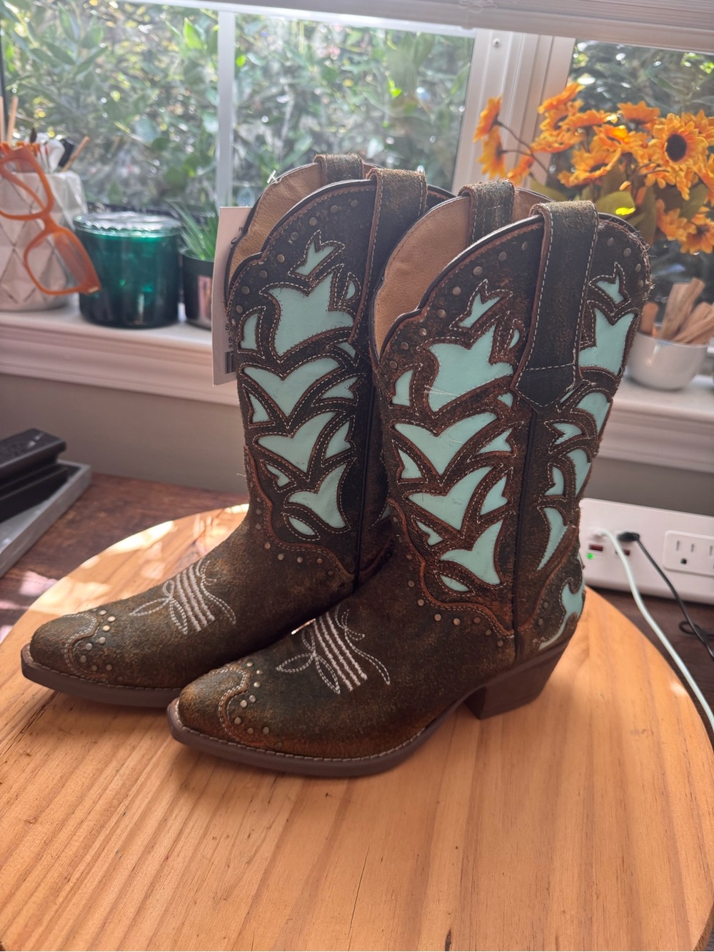 NWT $270 Sterling River Rustic Green/Brown and Aqua Western Cowboy Boots